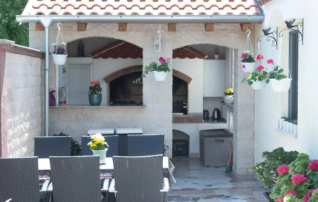 Apartman Lucija 4 By Villas Guide تْسْغيكفانِتْسا شقة